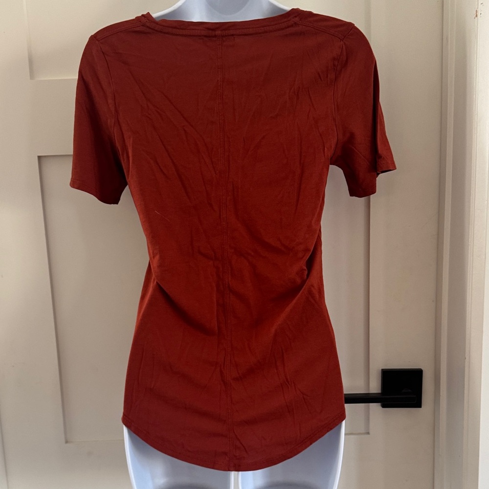 Babaton Scoop Neck Pocket Tee - Rust - Picture 4 of 7